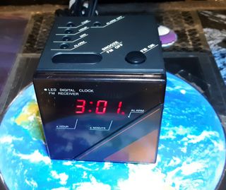 Reloj Radio Despertador – SNFID – Mod: 31100