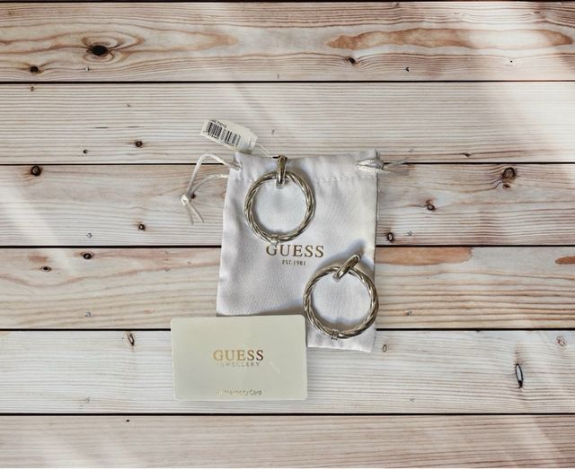 Pendientes de Guess
