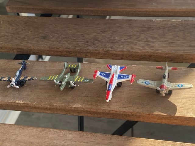 Micromachines antiguos: aviones y coches
