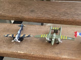 Micromachines antiguos: aviones y coches