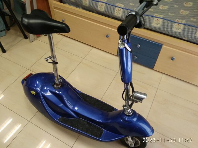 PATÍN ELÉCTRICO CON ASIENTO