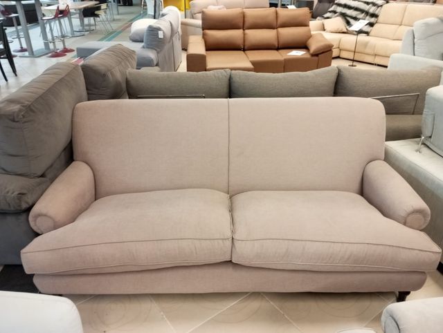 Sofá de 3 plazas con dos asientos