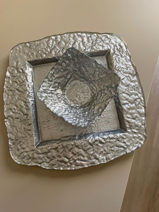 vassoio e ciotola grigio argento