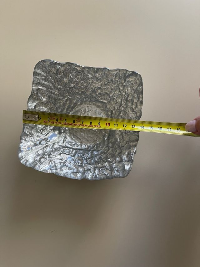 vassoio e ciotola grigio argento