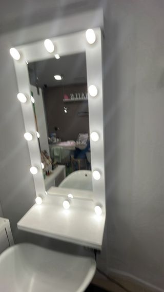 Tocador espejo para maquillaje profesional