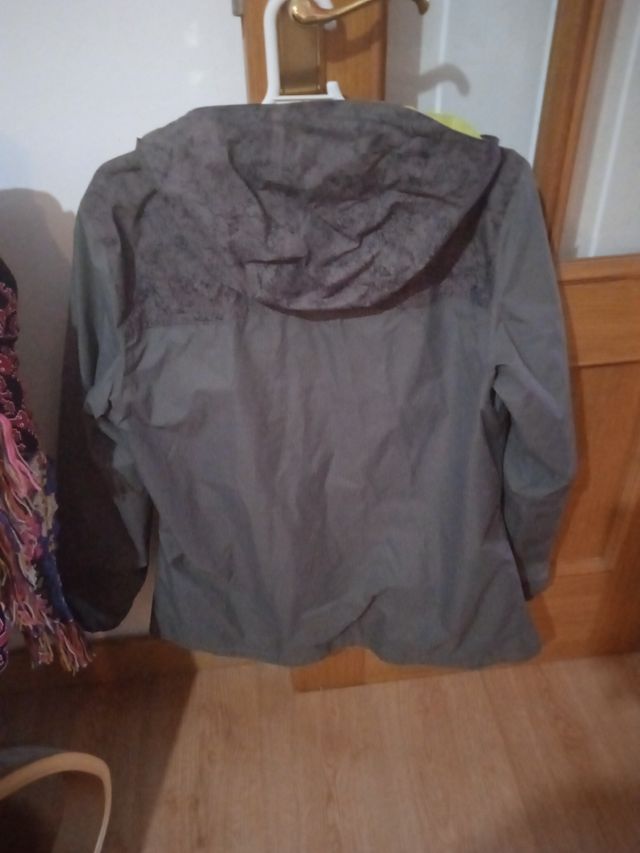 Cortavientos de chica Decatlon💜