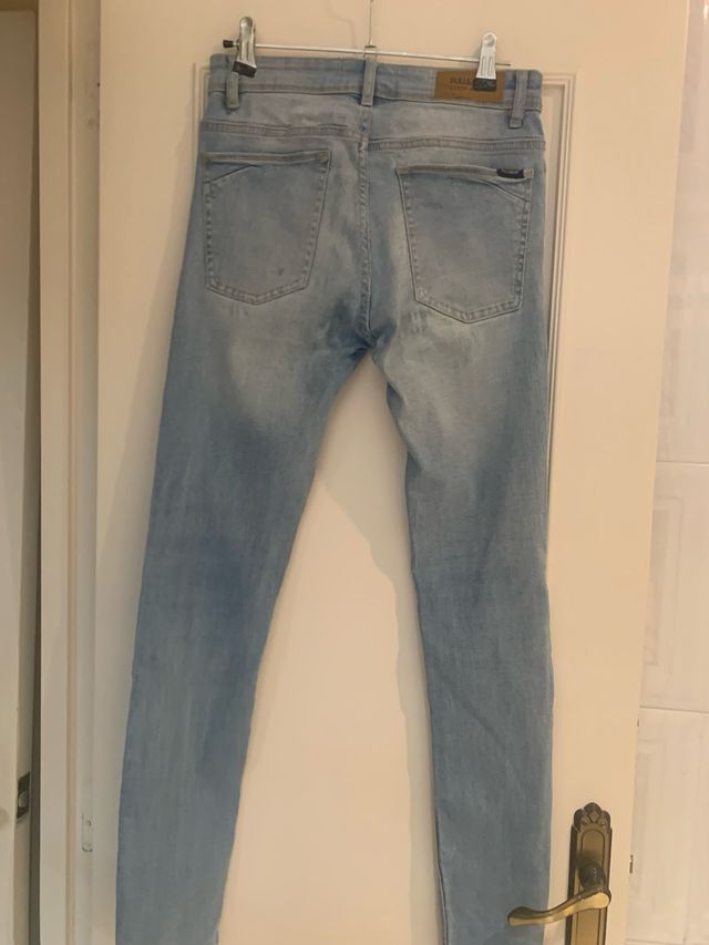 2 vaqueros, pull&bear y stradivarius , tallas 36