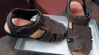 Sandalias caballero de piel n•39.