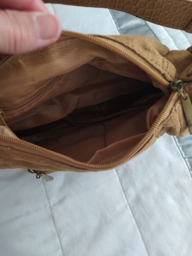 Bolso de mano color camel animal print