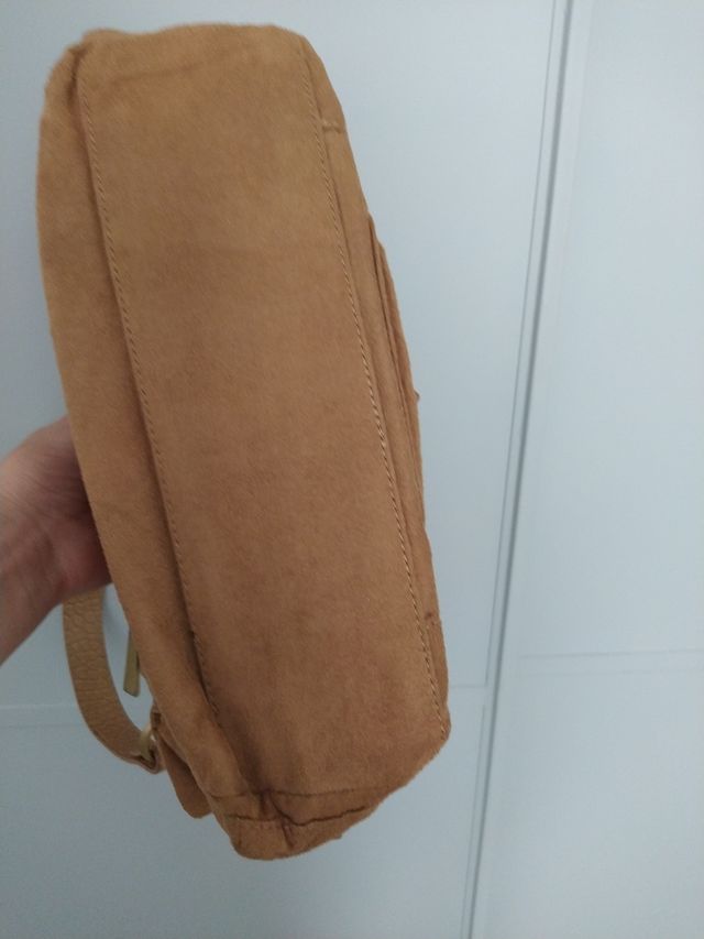 Bolso de mano color camel animal print