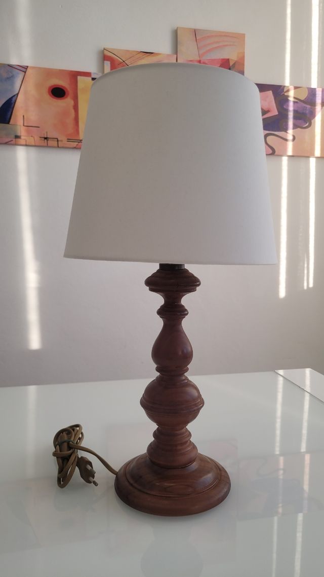 Lampada in legno di ulivo artigianale