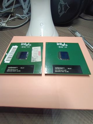 INTEL CELERON VINTAGE 2000