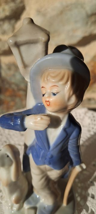 Statuina Bimbo porcellana capodimonte