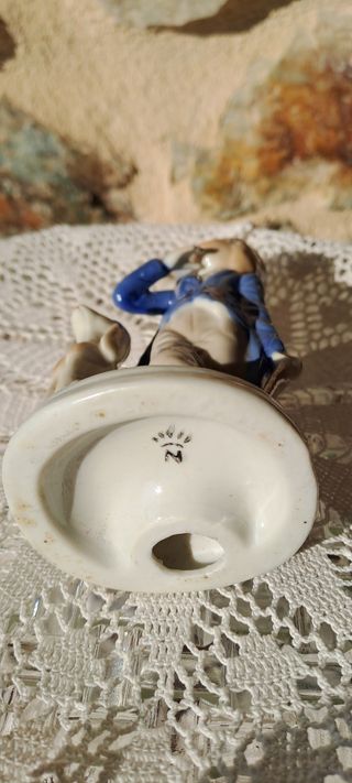 Statuina Bimbo porcellana capodimonte