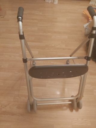 Andador con asiento 