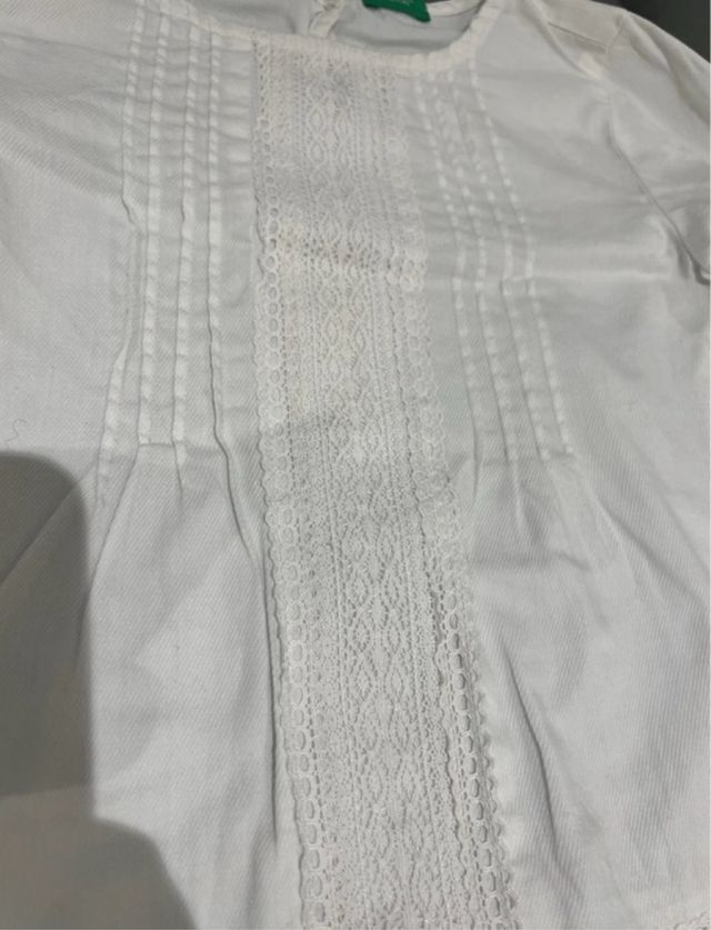 camisa con blanca con bordados niña
