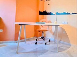 Mesa de estudio IKEA Y SILLA diseño