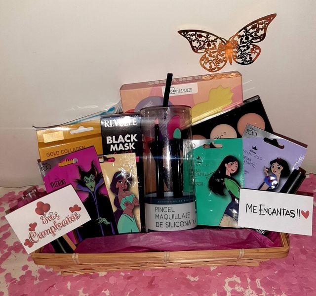 Cestas de maquillaje y cosméticos