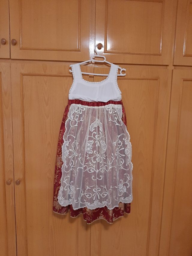 Traje fallera con manteletas