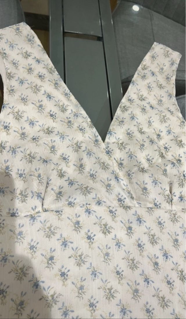 Top chica con flores