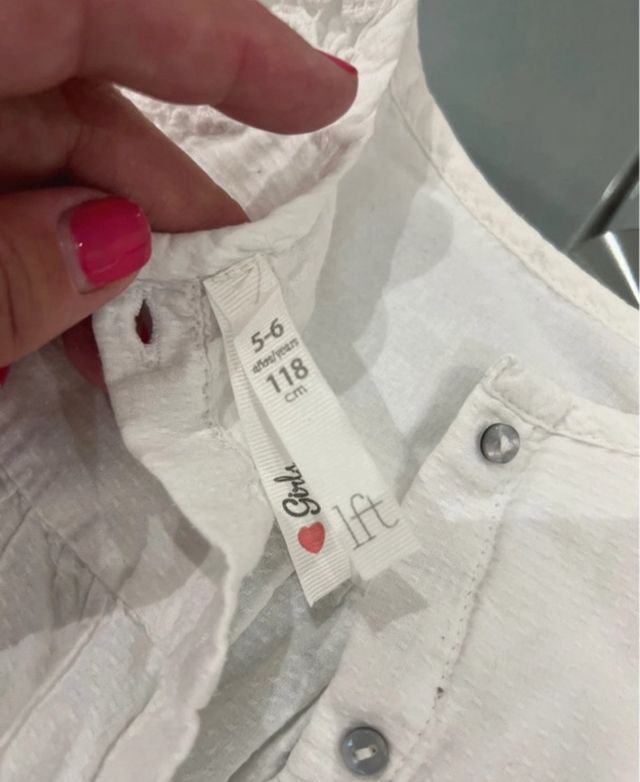 Camisa blanca con bordados niña