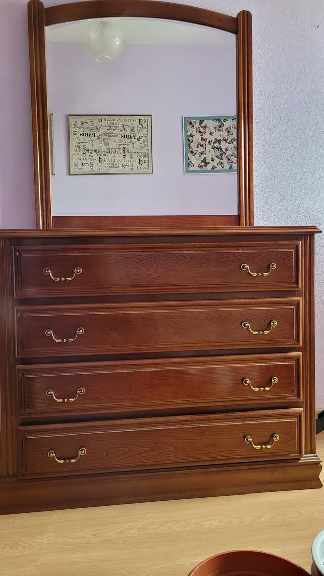 COQUETA CON 4 CAJONES Y ESPEJO