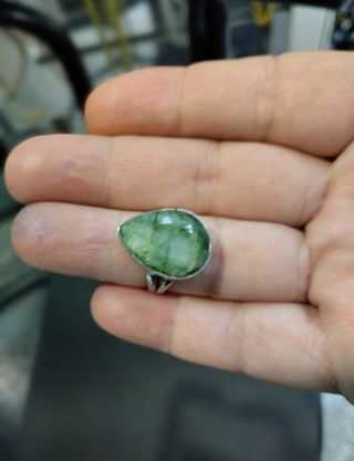 Anillo esmeralda y plata
