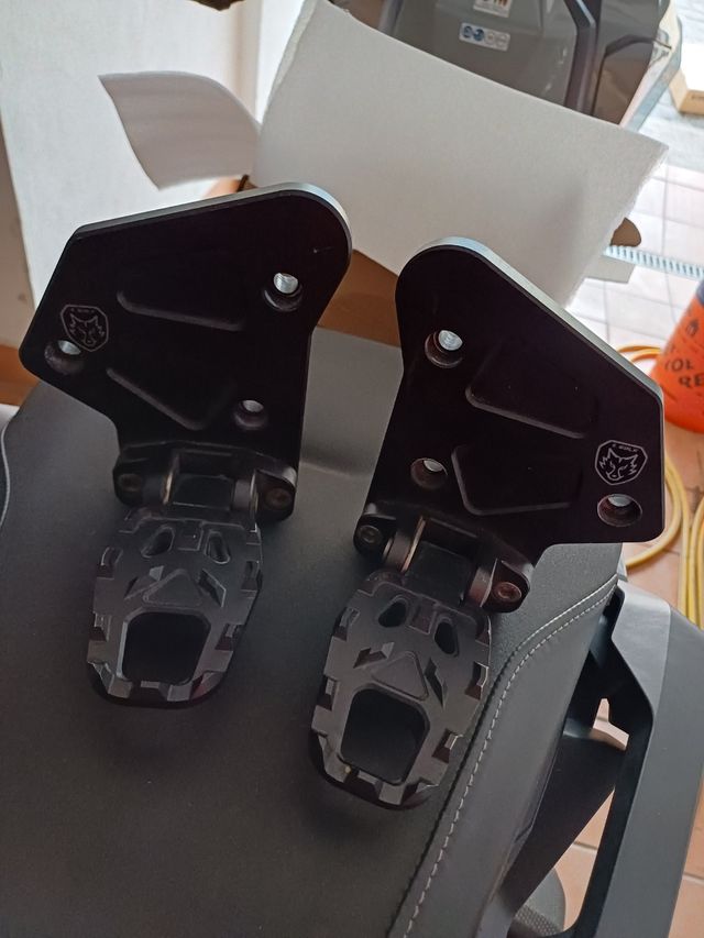 Poggiapiedi Honda x adv