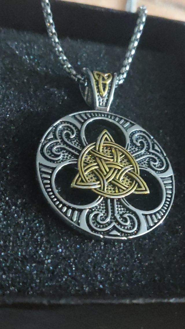 COLGANTE CÉLTICO MACIZO