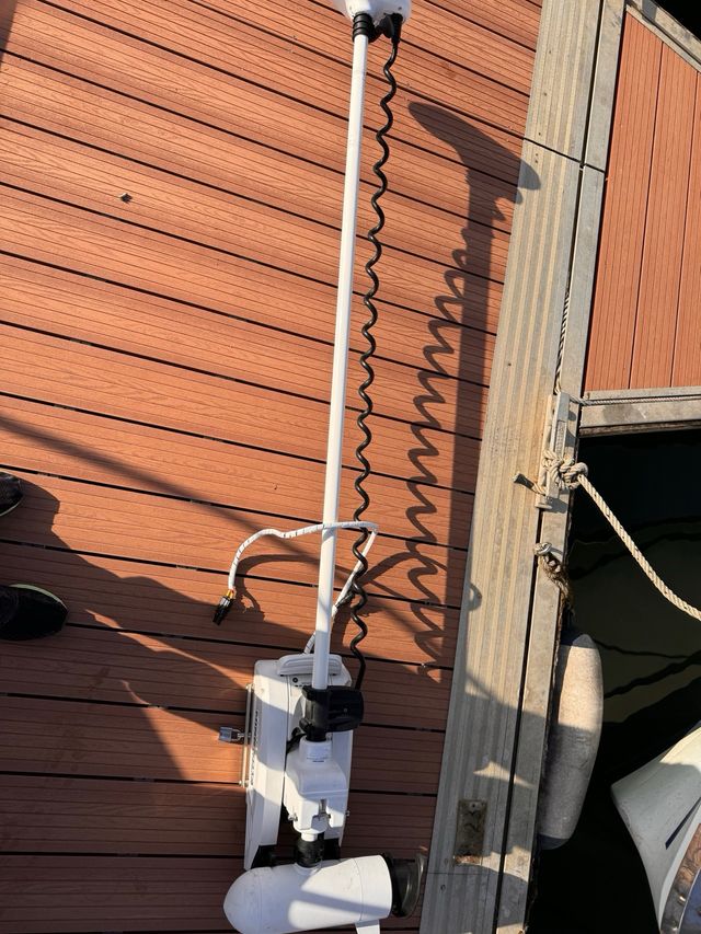 Minn kota terrova  72 pulgadas 36v  112 libras