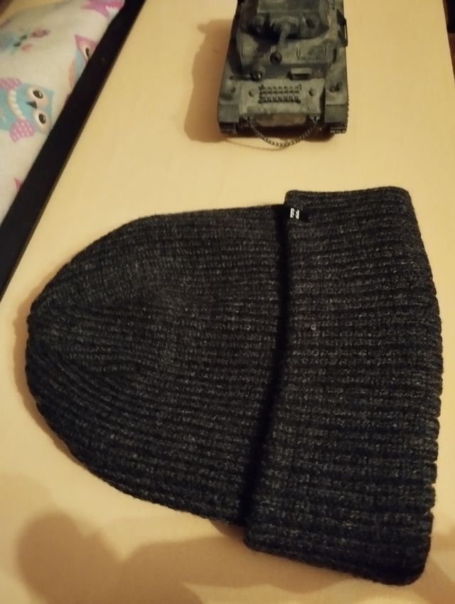 Gorro Billabong a estrenar. Gris.