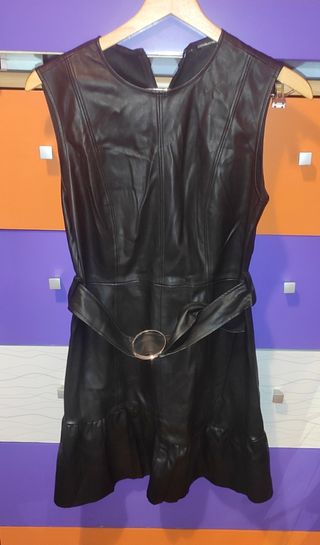 Vestido efecto piel con cinturón L