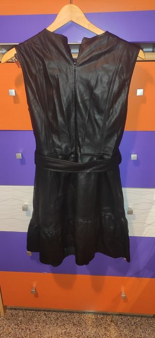 Vestido efecto piel con cinturón L