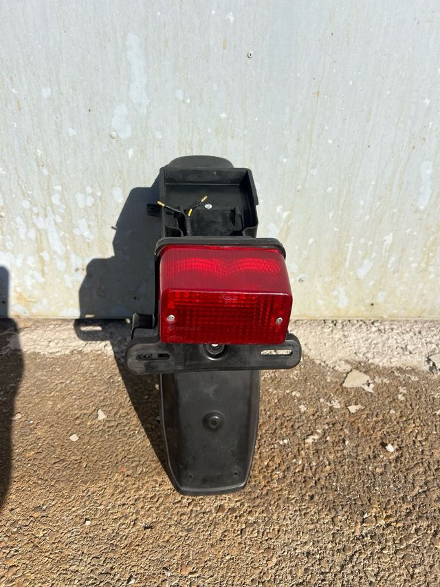 pilotos trasero y guardaparro yamaha RD80-RD125