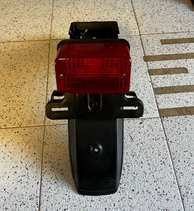 pilotos trasero y guardaparro yamaha RD80-RD125