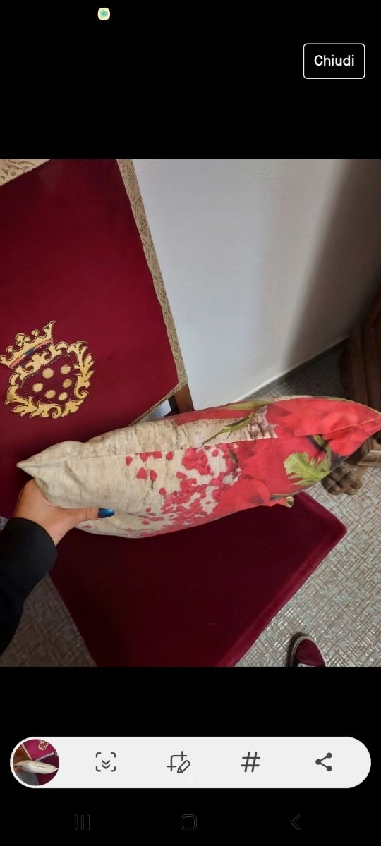 Cuscino petali tulipani rossi