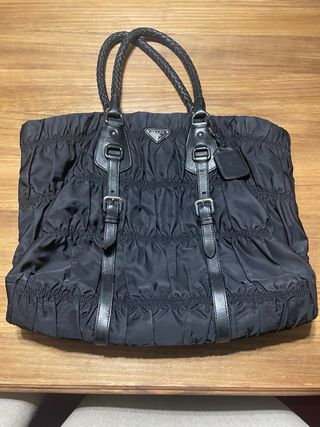 Bolso negro Prada 