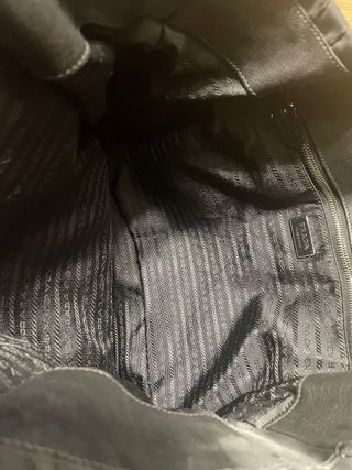 Bolso negro Prada 
