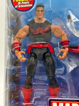 FIGURA DE ACCION MARVEL LEGENDS WONDER MAN