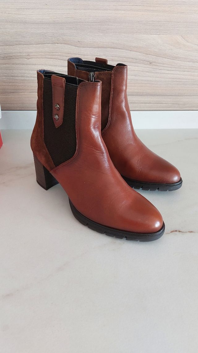 Botines de piel marrones