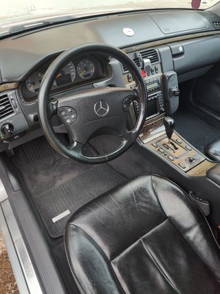 Mercedes-Benz Clase E 2001