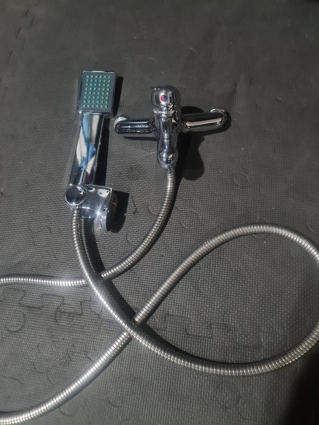 MONOMANDO CON DUCHA EN METAL