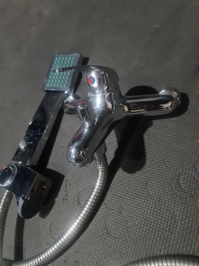 MONOMANDO CON DUCHA EN METAL