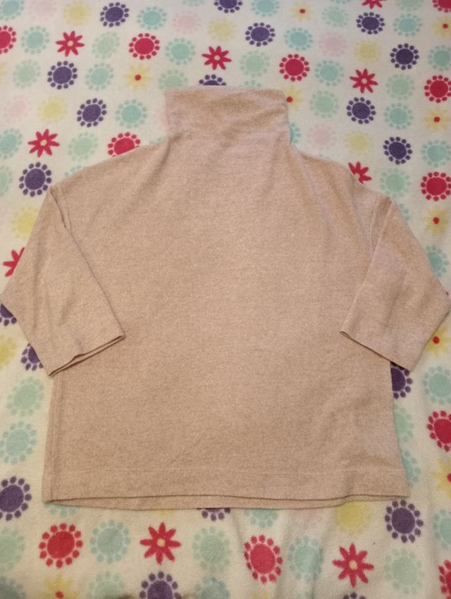 Jersey muy suave rosita Stradivarius 