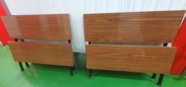 2 Camas  de Formica de 90 cm.