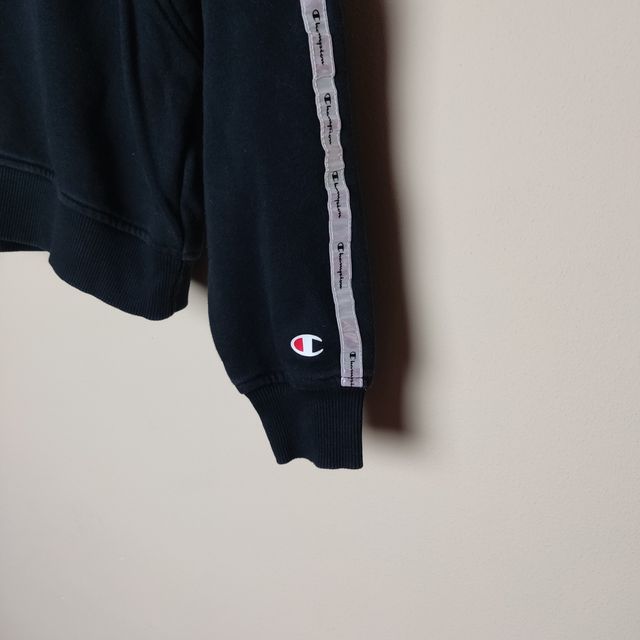 Sudadera negra Champion oversize cropped