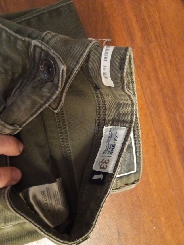 Pantalón chino verde. Talla 33. GAS