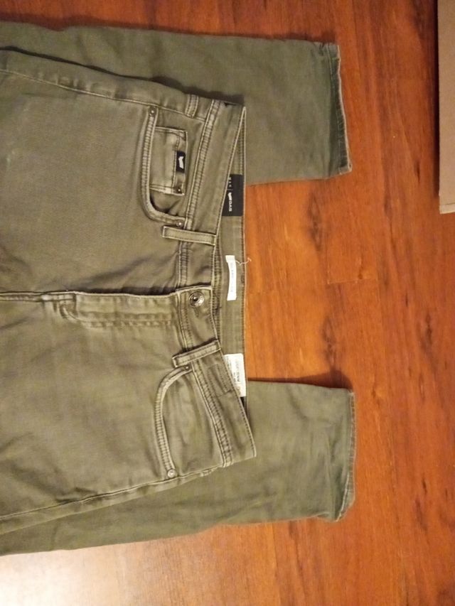 Pantalón chino verde. Talla 33. GAS