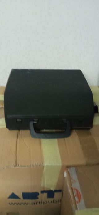 Maquina de escribir antigua
