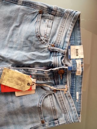 Pantalón vaquero azul claro skinny